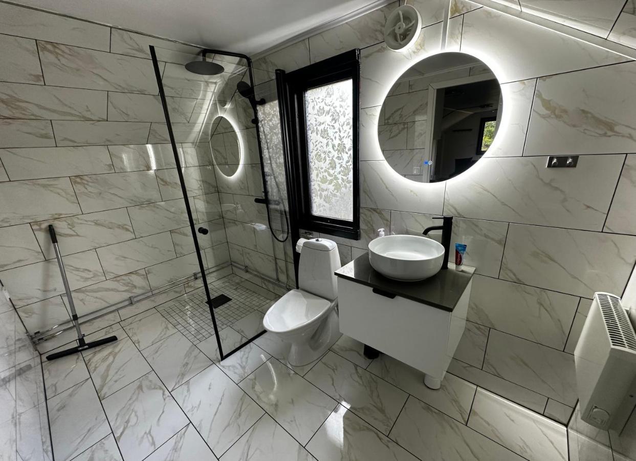 Luxurious Apartment Near Citycenter Borås Buitenkant foto